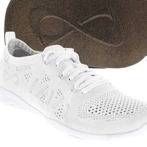 Nfinity flyte cheer shoes!